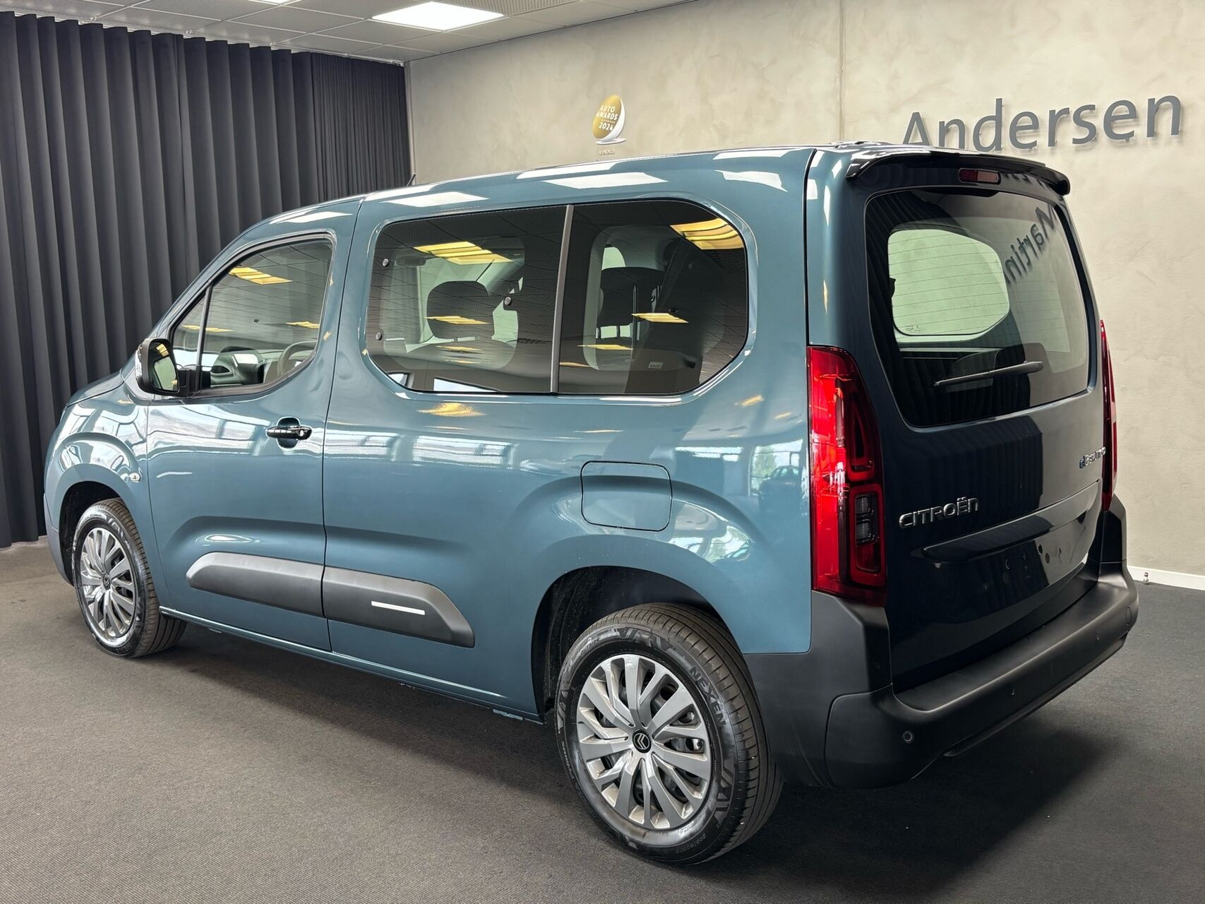 Blå Citroën ë-Berlingo fra 2025