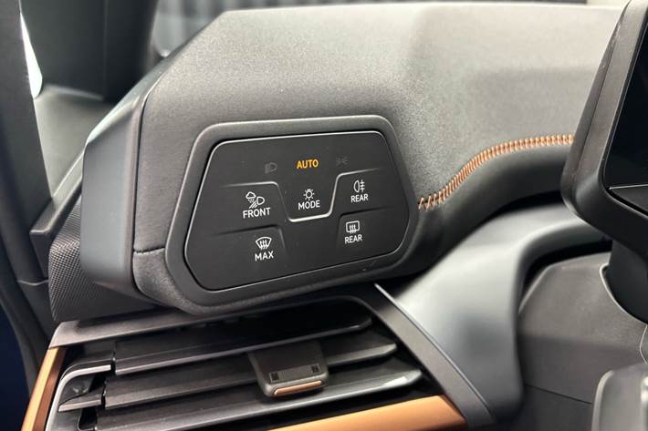 Blå Cupra Born fra 2022