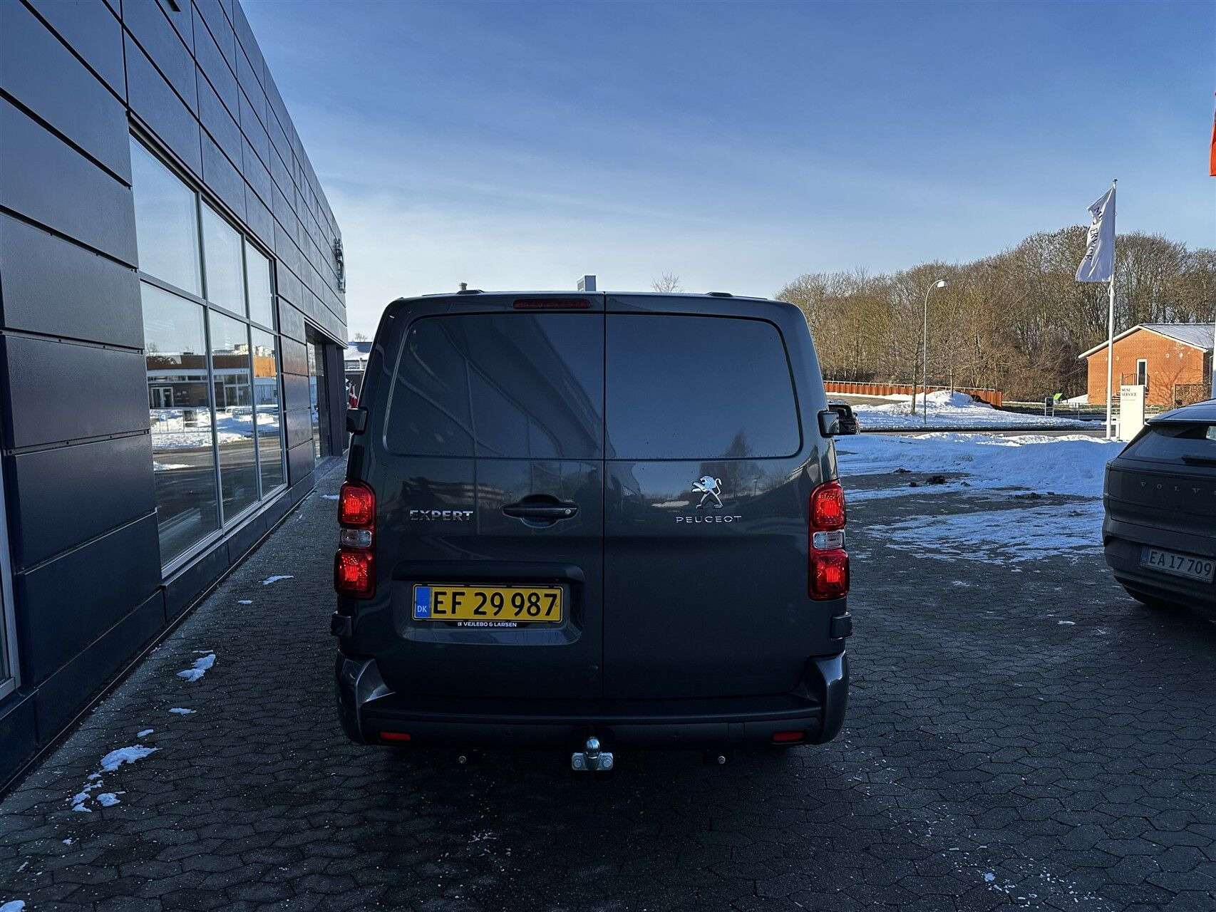 Grå Peugeot Expert fra 2025