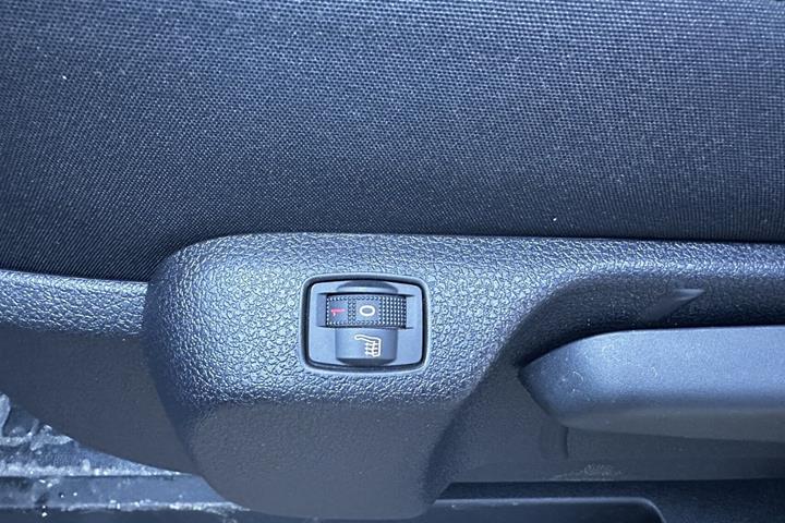 Grå Peugeot Expert fra 2025