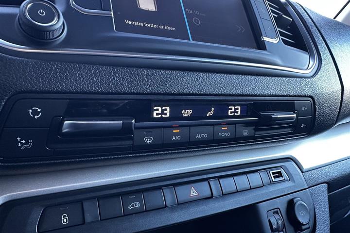 Grå Peugeot Expert fra 2025