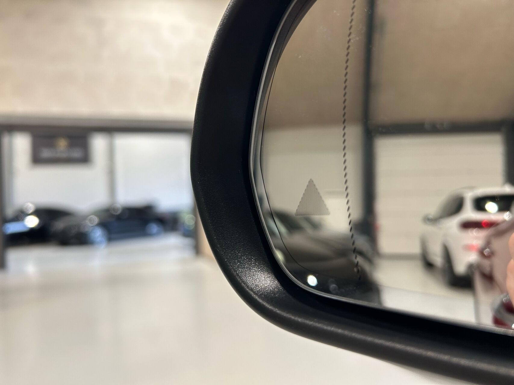 Rød Mercedes EQA 300 fra 2021