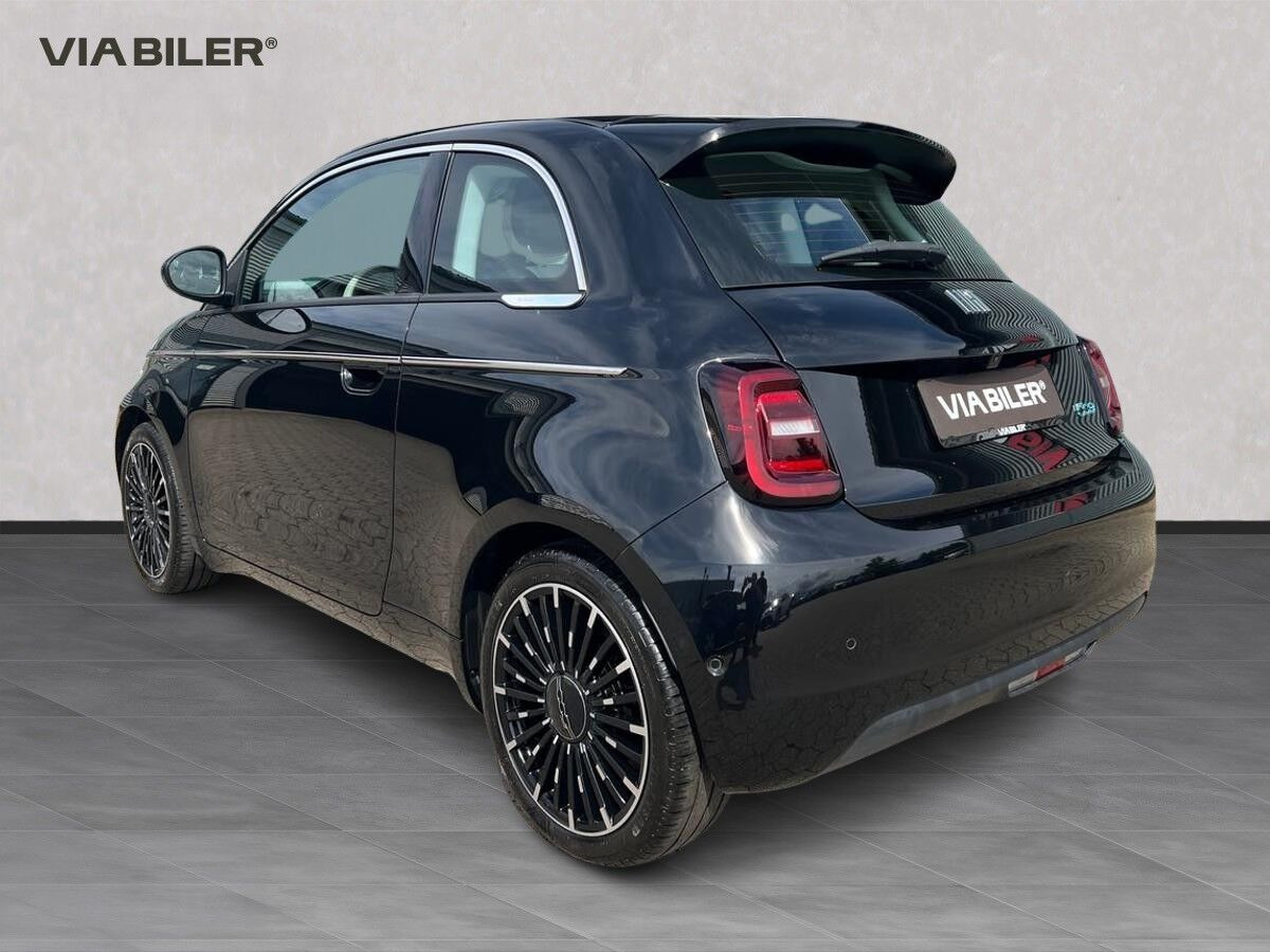 Sort Fiat 500e fra 2023