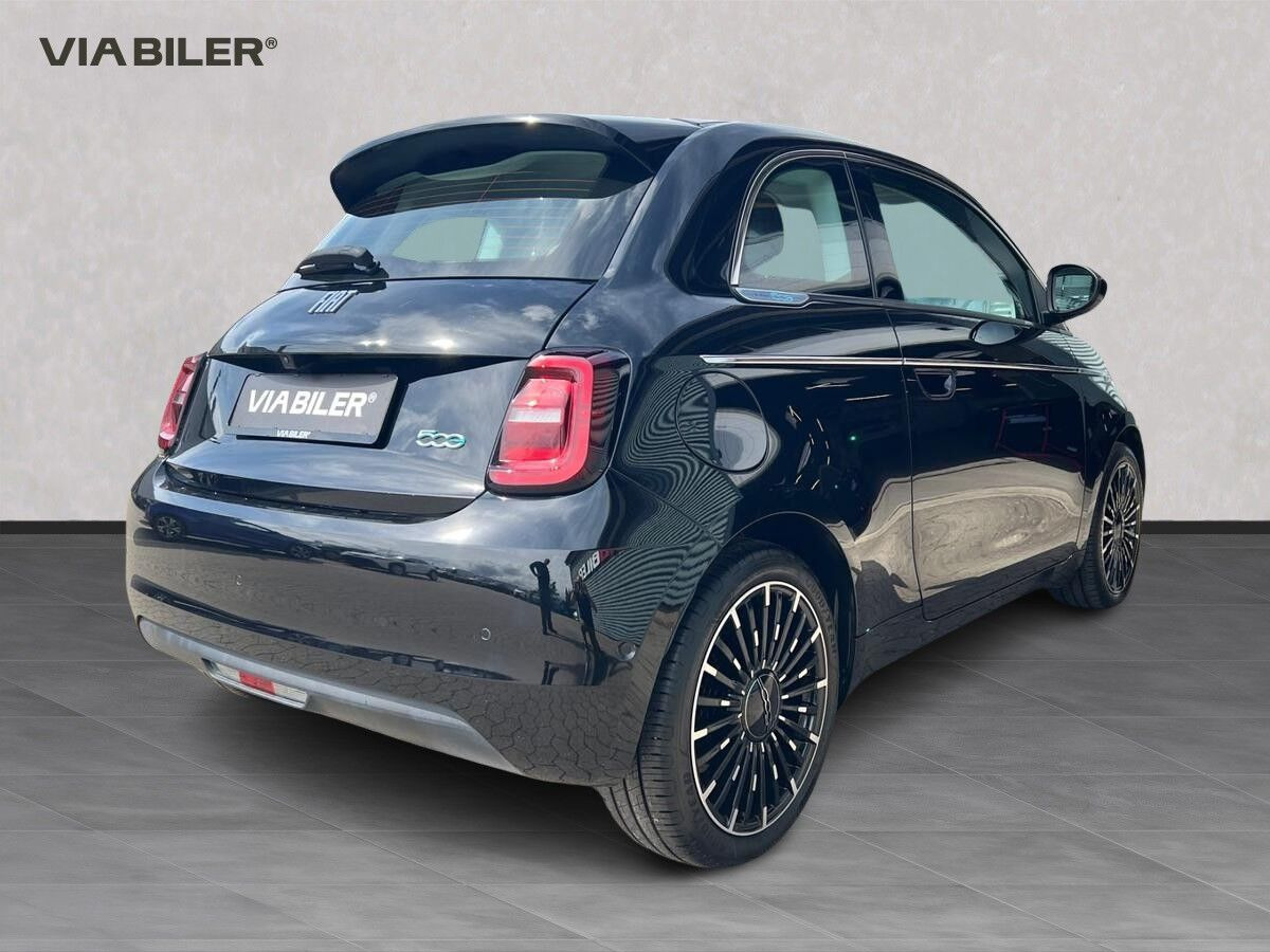 Sort Fiat 500e fra 2023