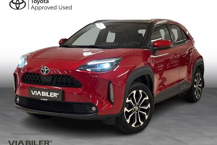 Rød Toyota Yaris Cross fra 2022 set udefra