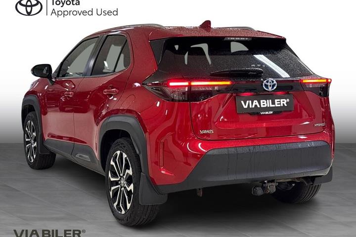 Rød Toyota Yaris Cross fra 2022