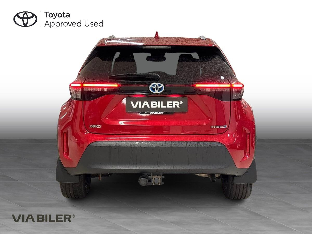Rød Toyota Yaris Cross fra 2022