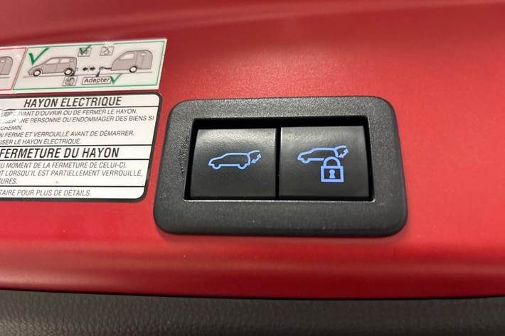 Rød Toyota Yaris Cross fra 2022