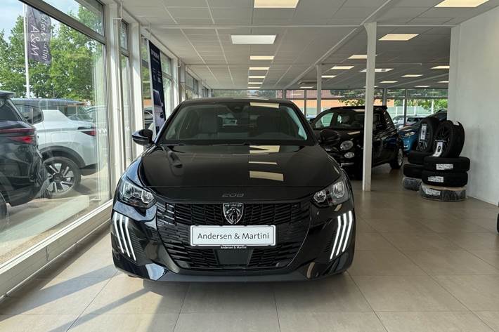 Sort Peugeot e-208 fra 2025