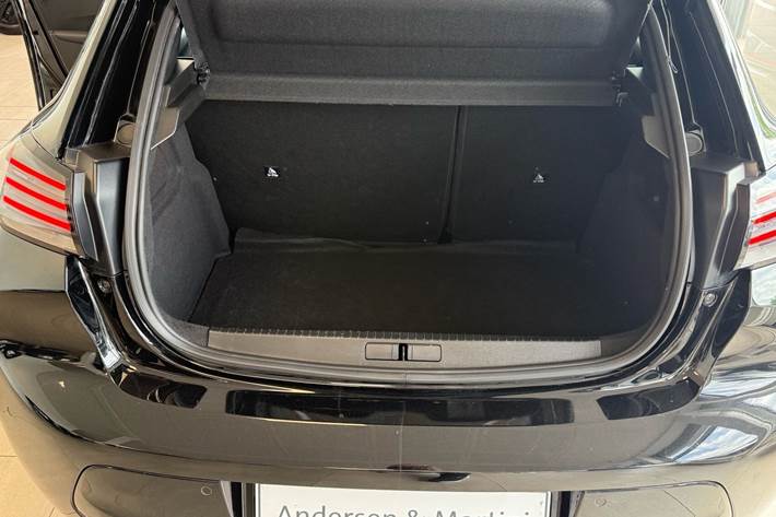 Sort Peugeot e-208 fra 2025