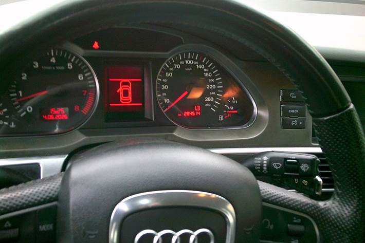 Gul Audi A6 fra 2006