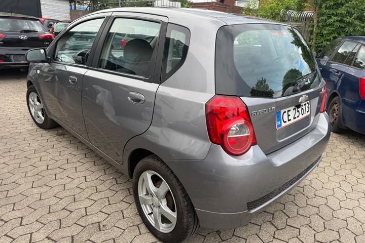Grå Chevrolet Aveo fra 2010