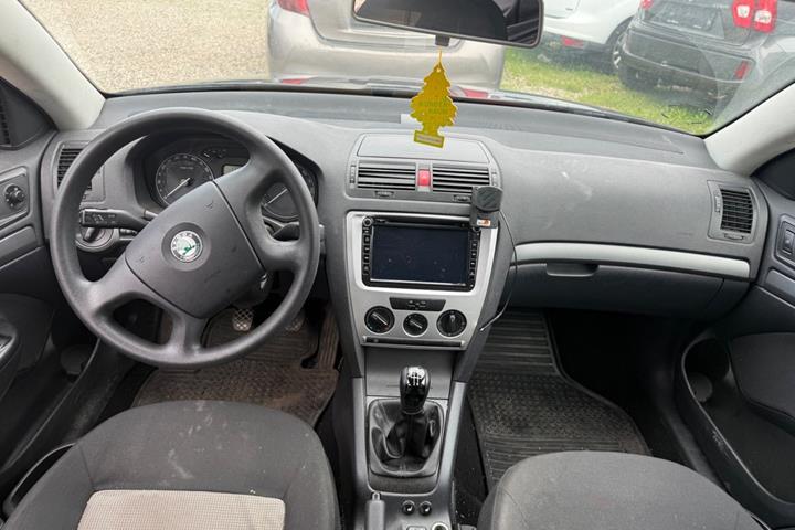 Sort Skoda Octavia fra 2006