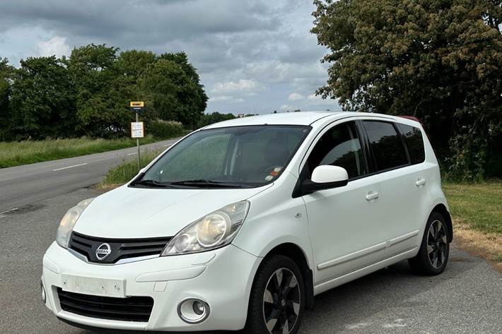Hvid Nissan Note fra 2011