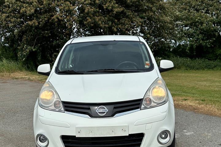 Hvid Nissan Note fra 2011