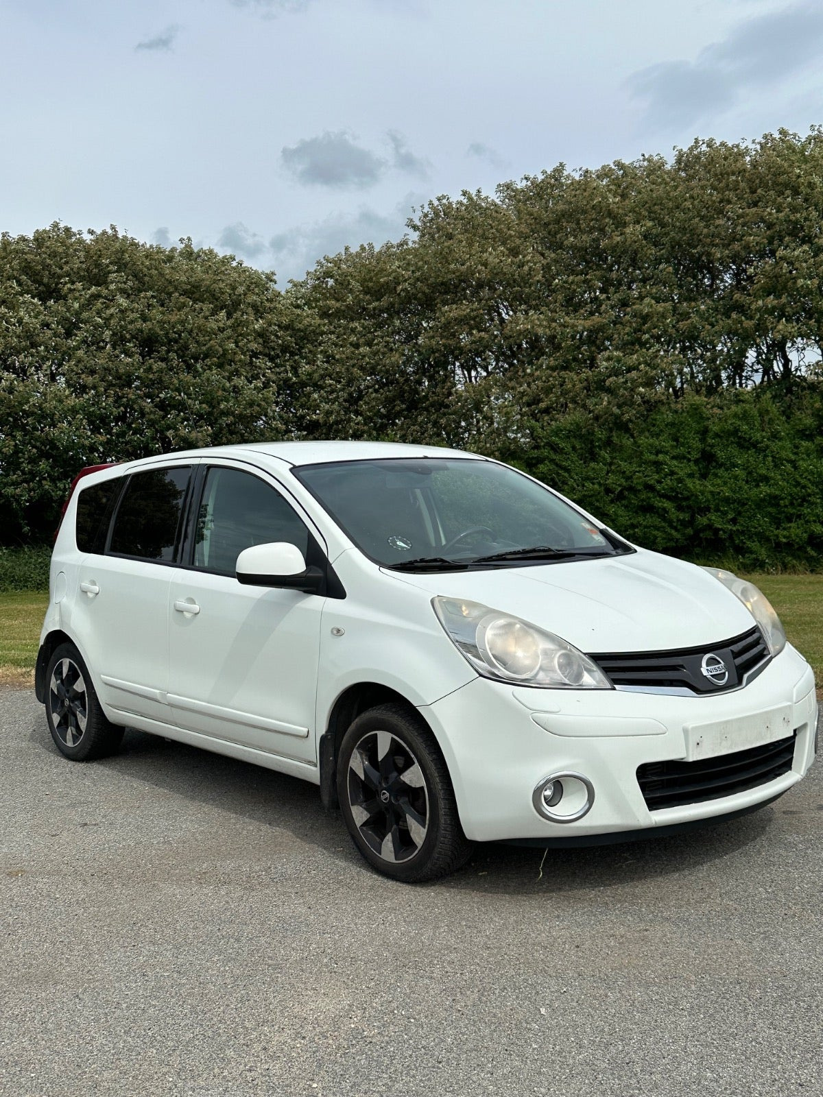 Hvid Nissan Note fra 2011