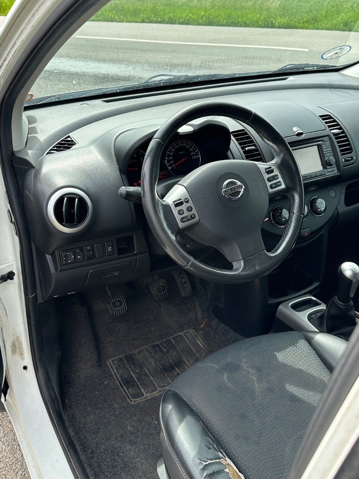 Hvid Nissan Note fra 2011
