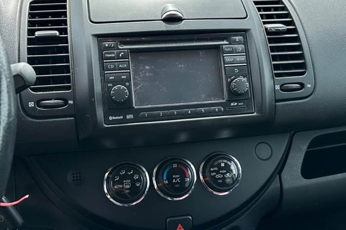 Hvid Nissan Note fra 2011