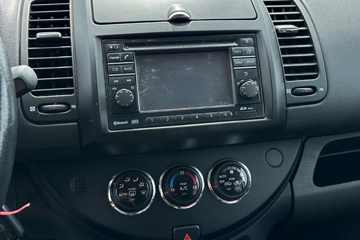 Hvid Nissan Note fra 2011