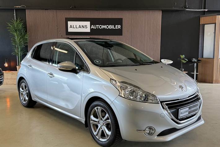 Grå Peugeot 208 fra 2015