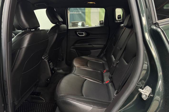 Grøn Jeep Compass fra 2021