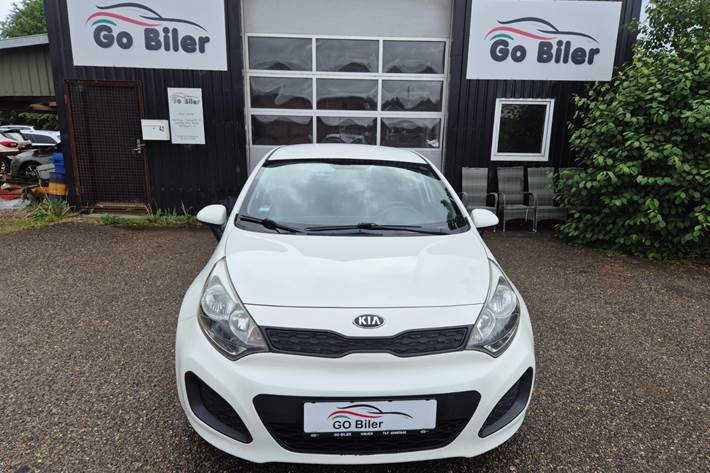 Grøn Kia Rio fra 2013