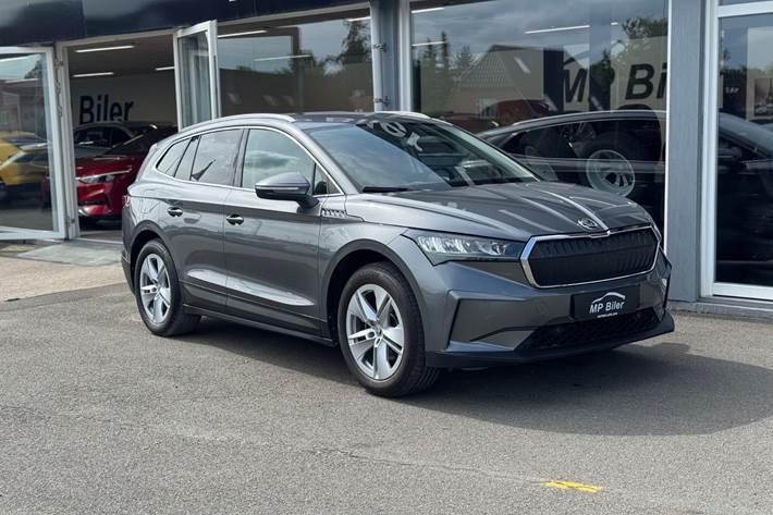 Grå Skoda Enyaq fra 2023