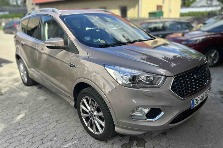 Beige Ford Kuga fra 2017