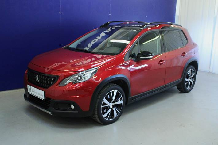 Rød Peugeot 2008 fra 2019