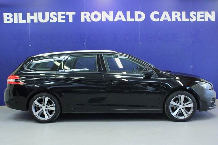 Sort Peugeot 308 fra 2019