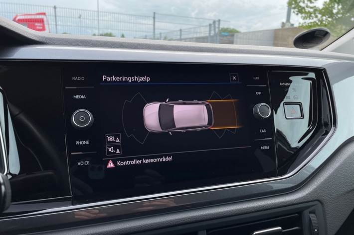 Sølv VW Polo fra 2022