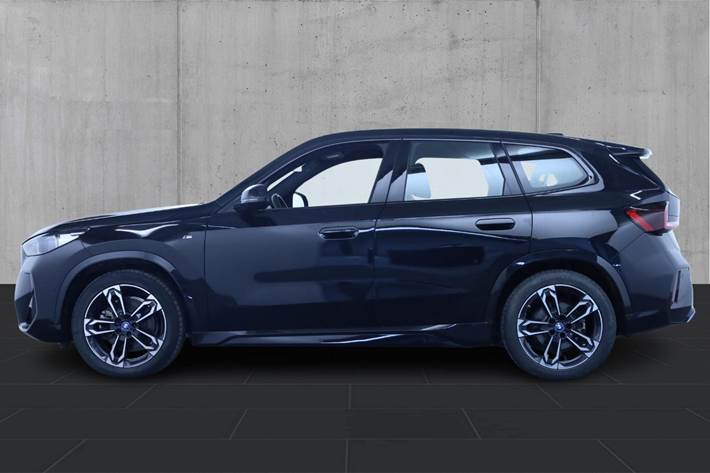 Sort BMW iX1 fra 2023