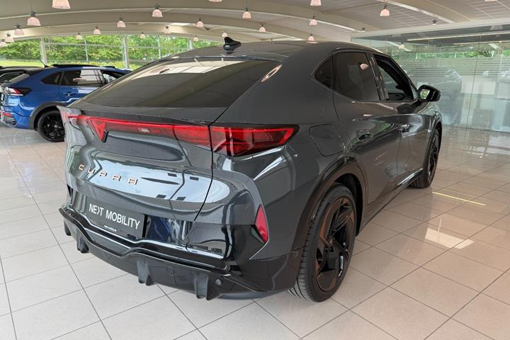 Grå Cupra Tavascan fra 2024
