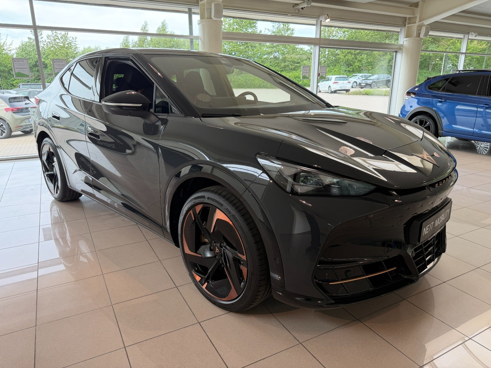 Grå Cupra Tavascan fra 2024