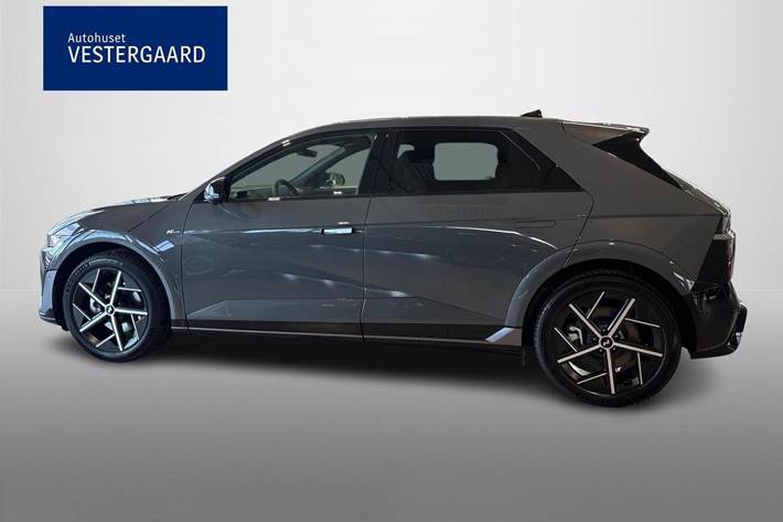Grå Hyundai Ioniq 5 fra 2026
