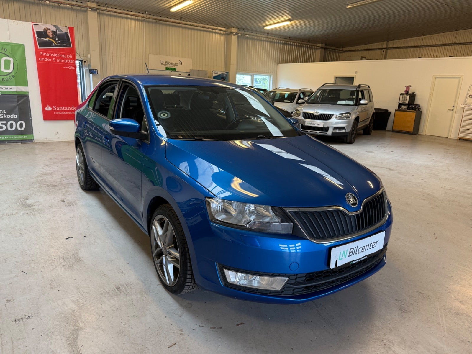 Grå Skoda Rapid fra 2017