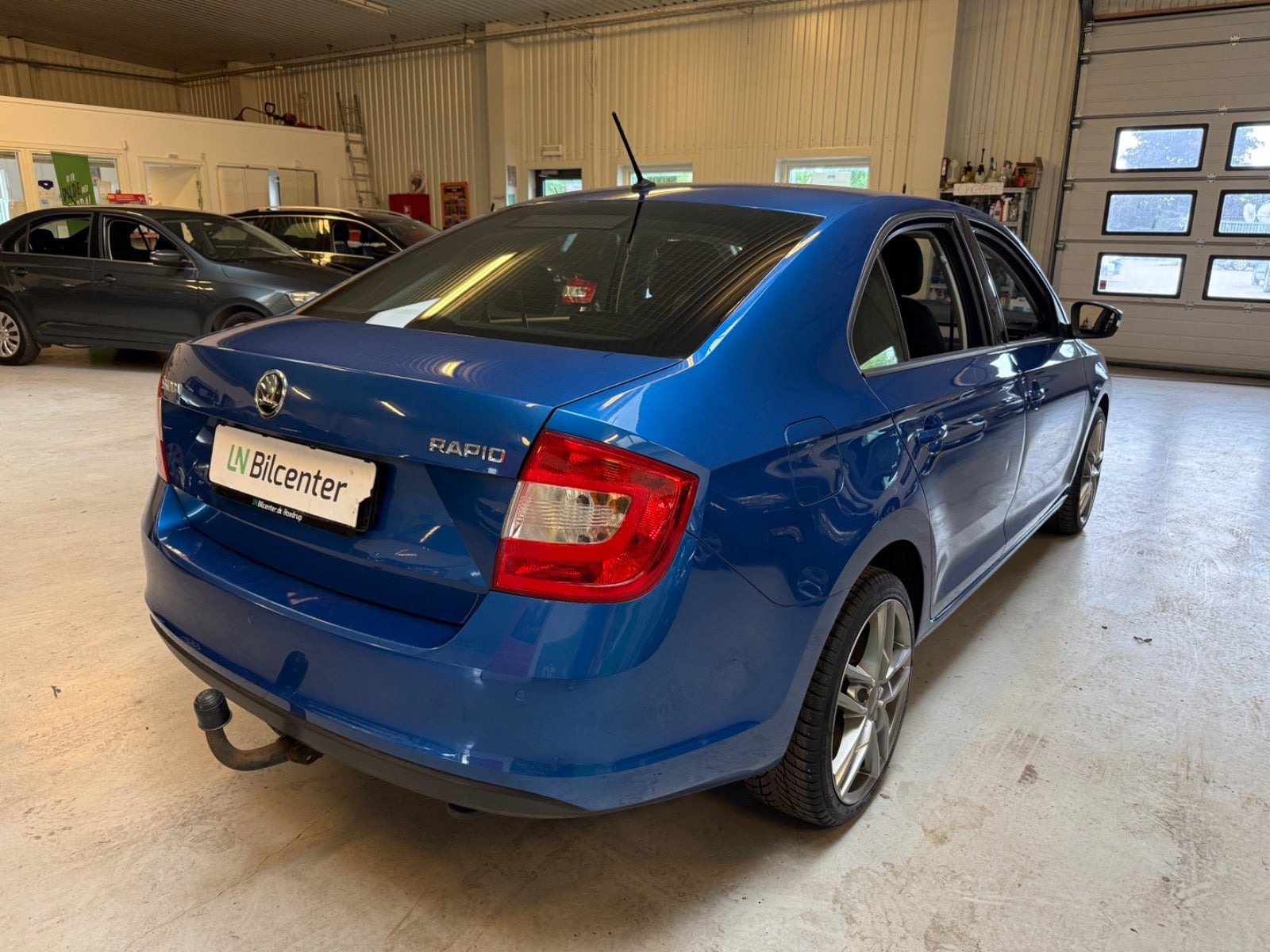 Grå Skoda Rapid fra 2017