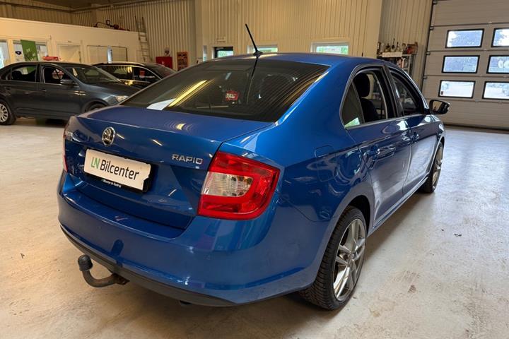 Grå Skoda Rapid fra 2017