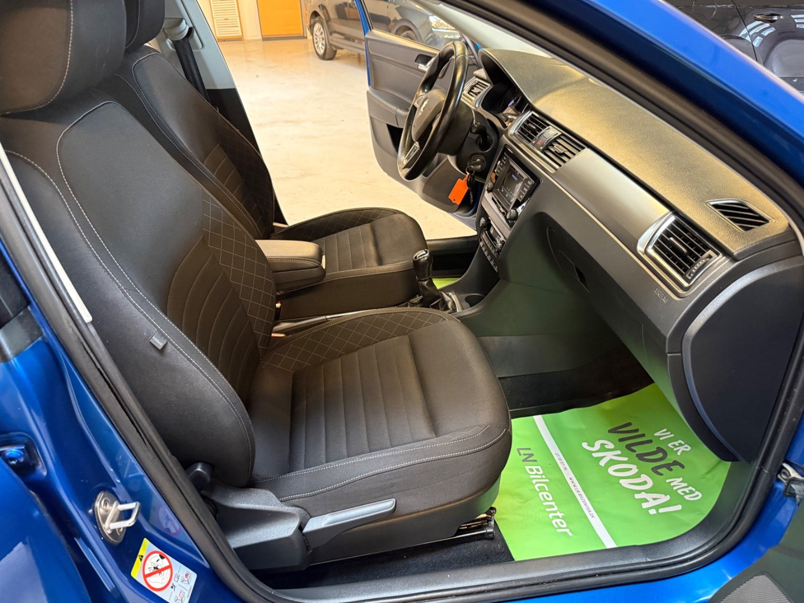Grå Skoda Rapid fra 2017