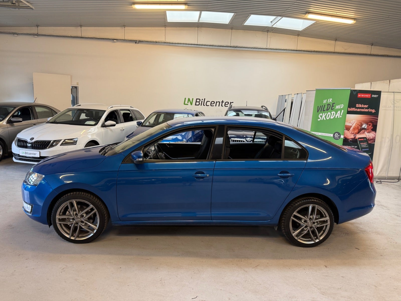 Grå Skoda Rapid fra 2017
