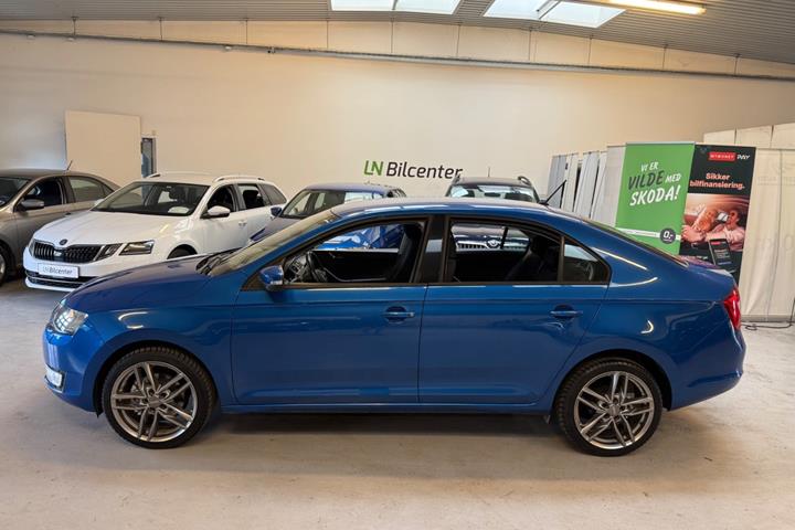Grå Skoda Rapid fra 2017