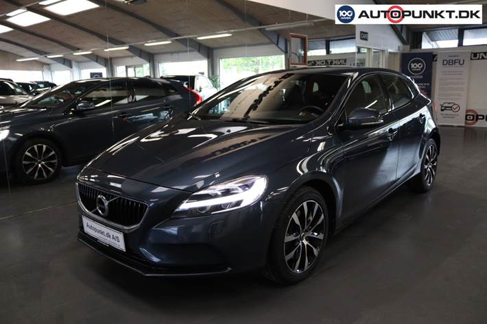 Blå Volvo V40 fra 2019