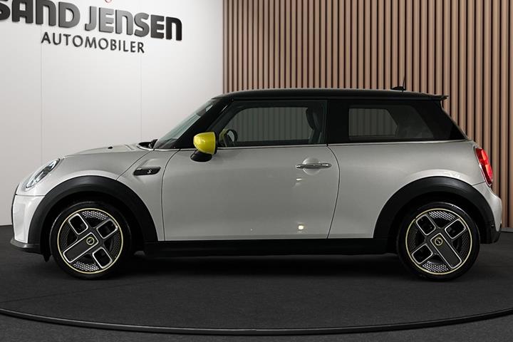 Hvid Mini Cooper SE fra 2021