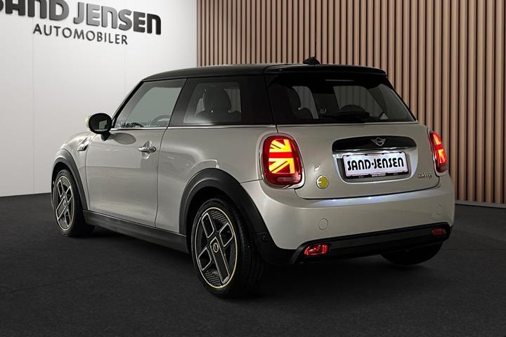 Hvid Mini Cooper SE fra 2021