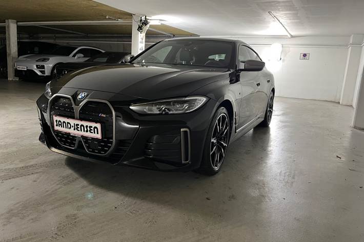 Sort BMW i4 fra 2024