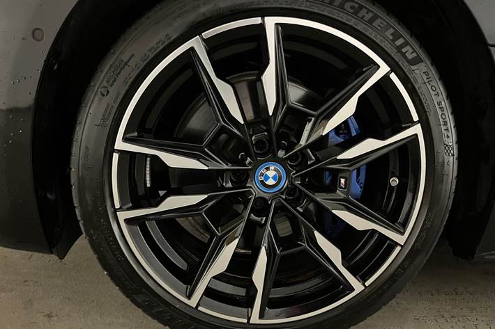 Sort BMW i4 fra 2024