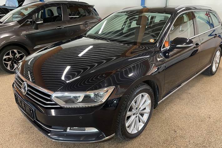 Sort VW Passat fra 2017