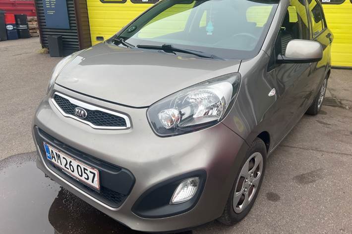 Grå Kia Picanto fra 2014