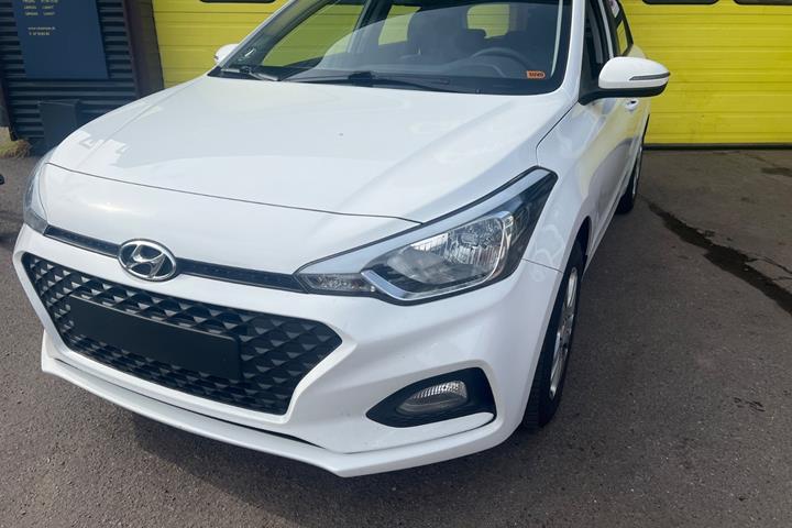 Hvid Hyundai i20 fra 2018