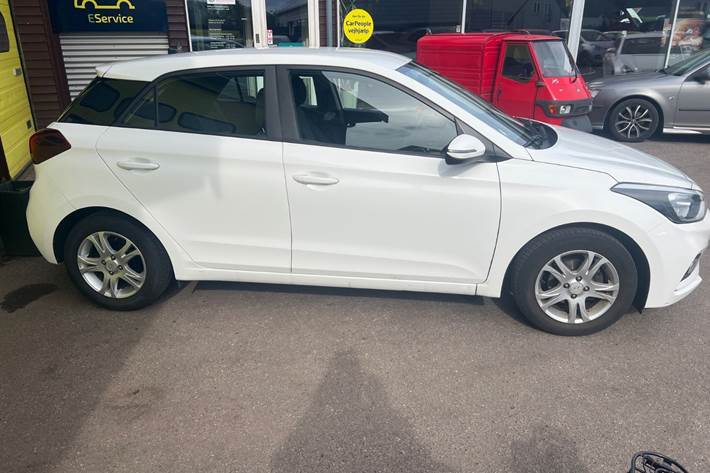 Hvid Hyundai i20 fra 2018